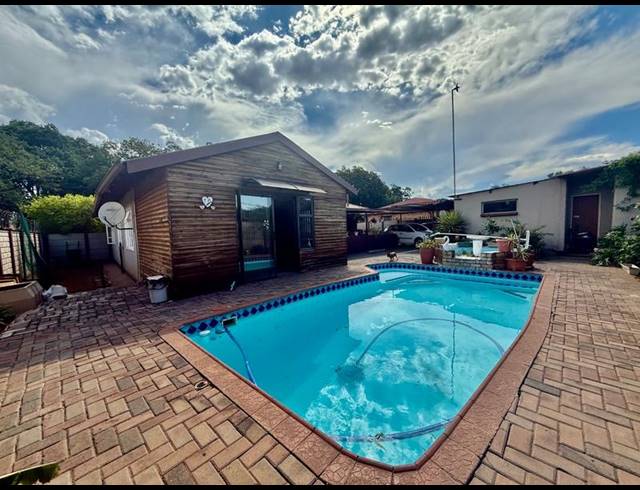 3 BEDROOM HOUSE FOR SALE IN VANDERBIJLPARK CW 5